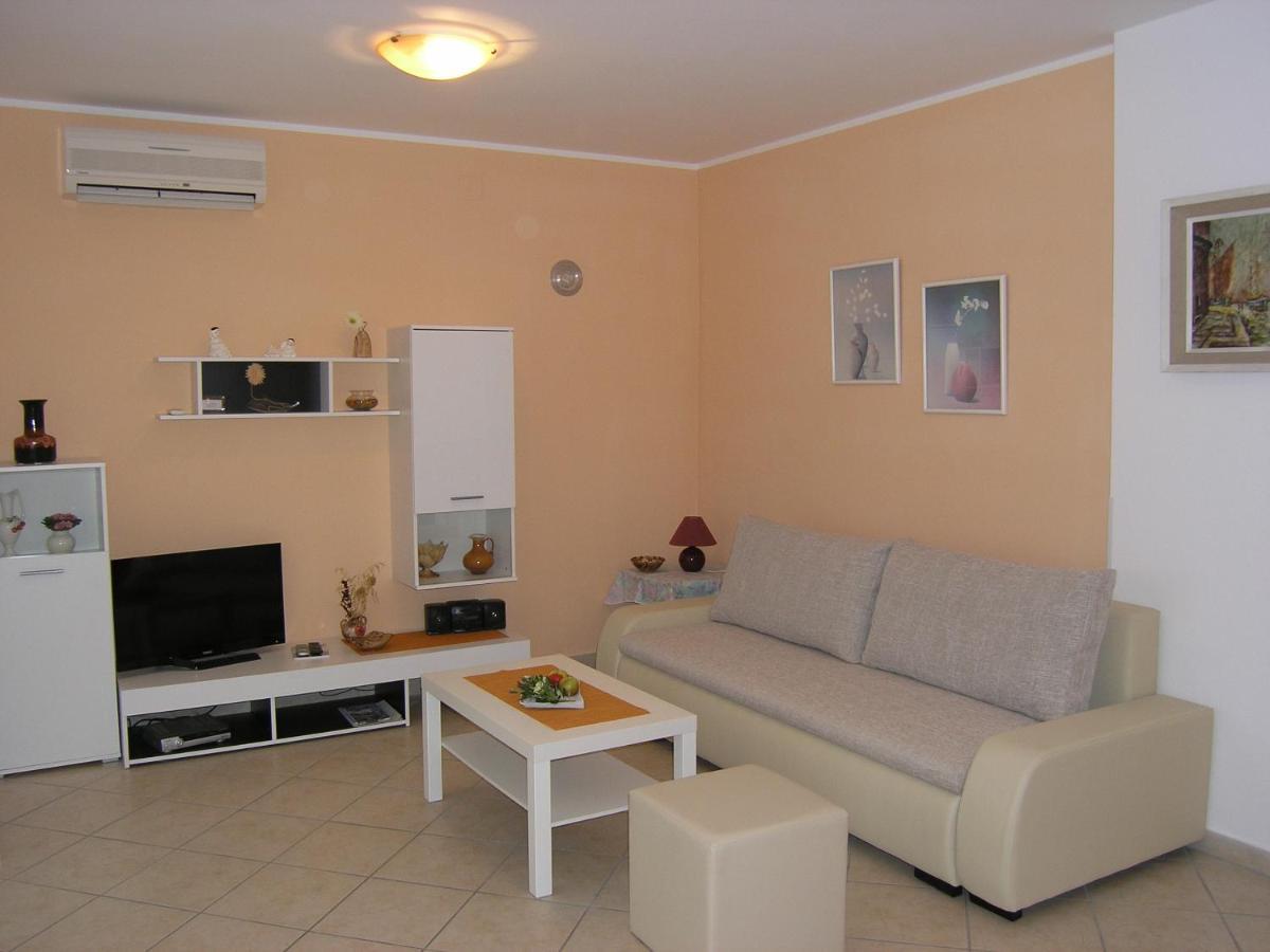 Apartments Biljana For Relaxing Holidays In Baska Εξωτερικό φωτογραφία